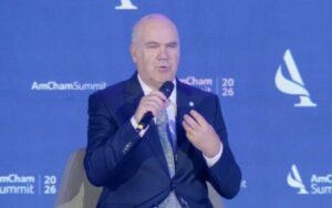 Retenciones cero… pero dentro de ocho años: el sincericidio del Gobierno en AmCham